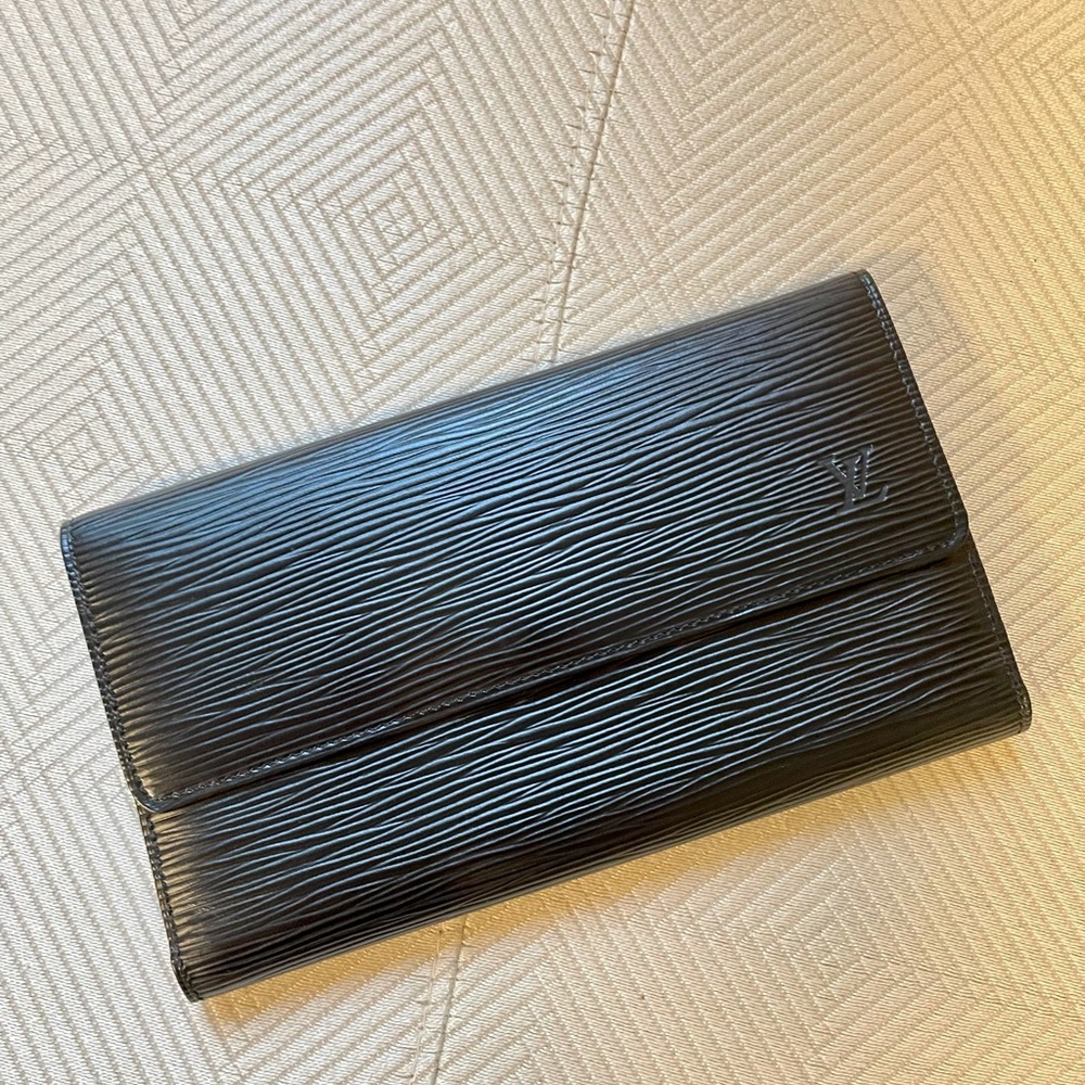 Louis Vuitton Epi Porte Leather wallet